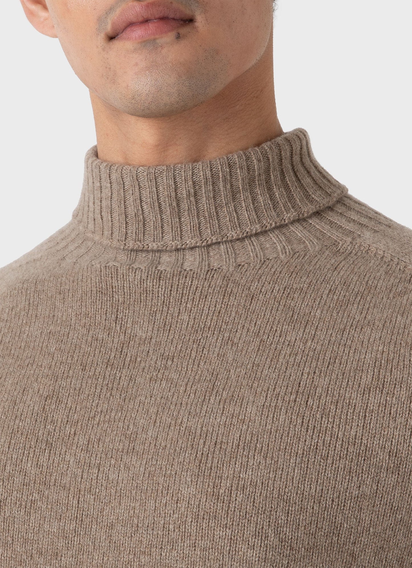 Mens Lambswool Roll Neck In Sandstone Mjum8129 Brfc