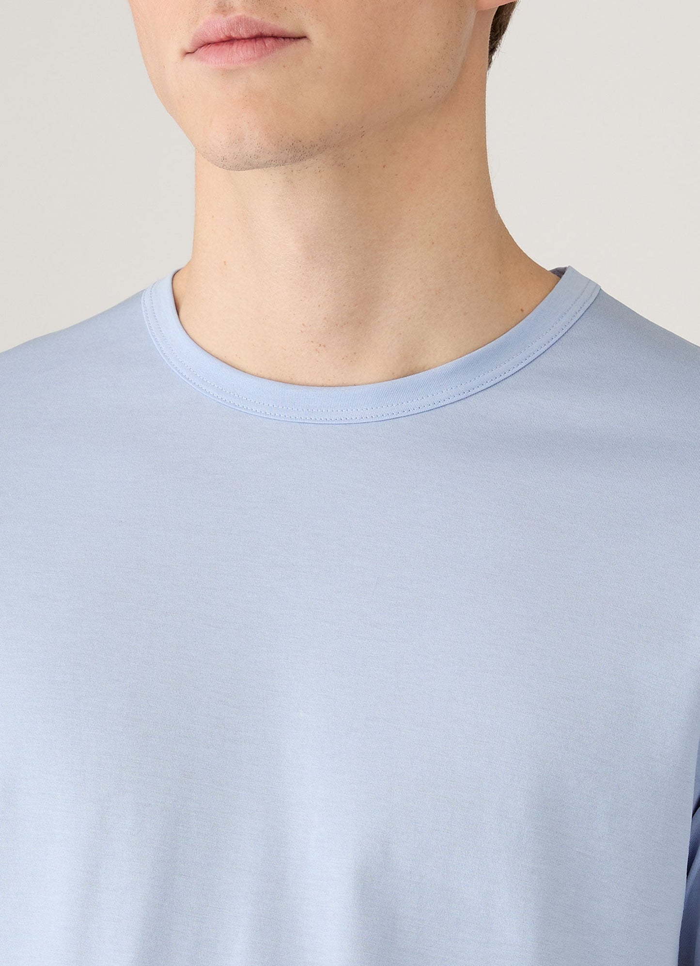 Mens Classic Tshirt In Sky Mtsh0001 Buwv