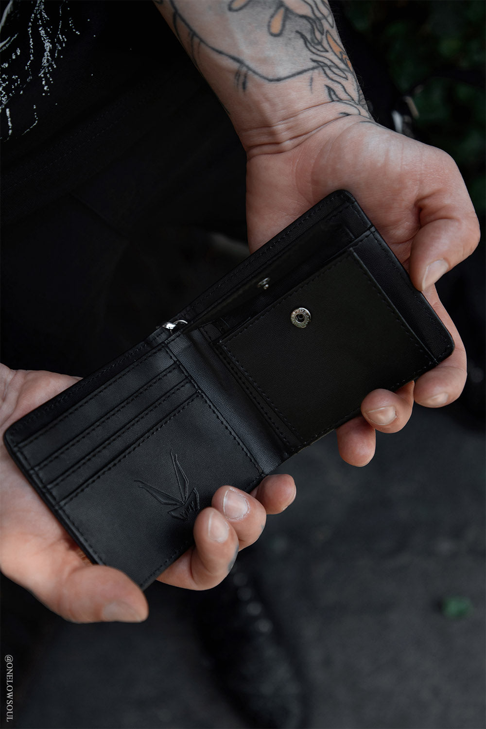 Anarchy Emboss Bifold Wallet w/ Chain