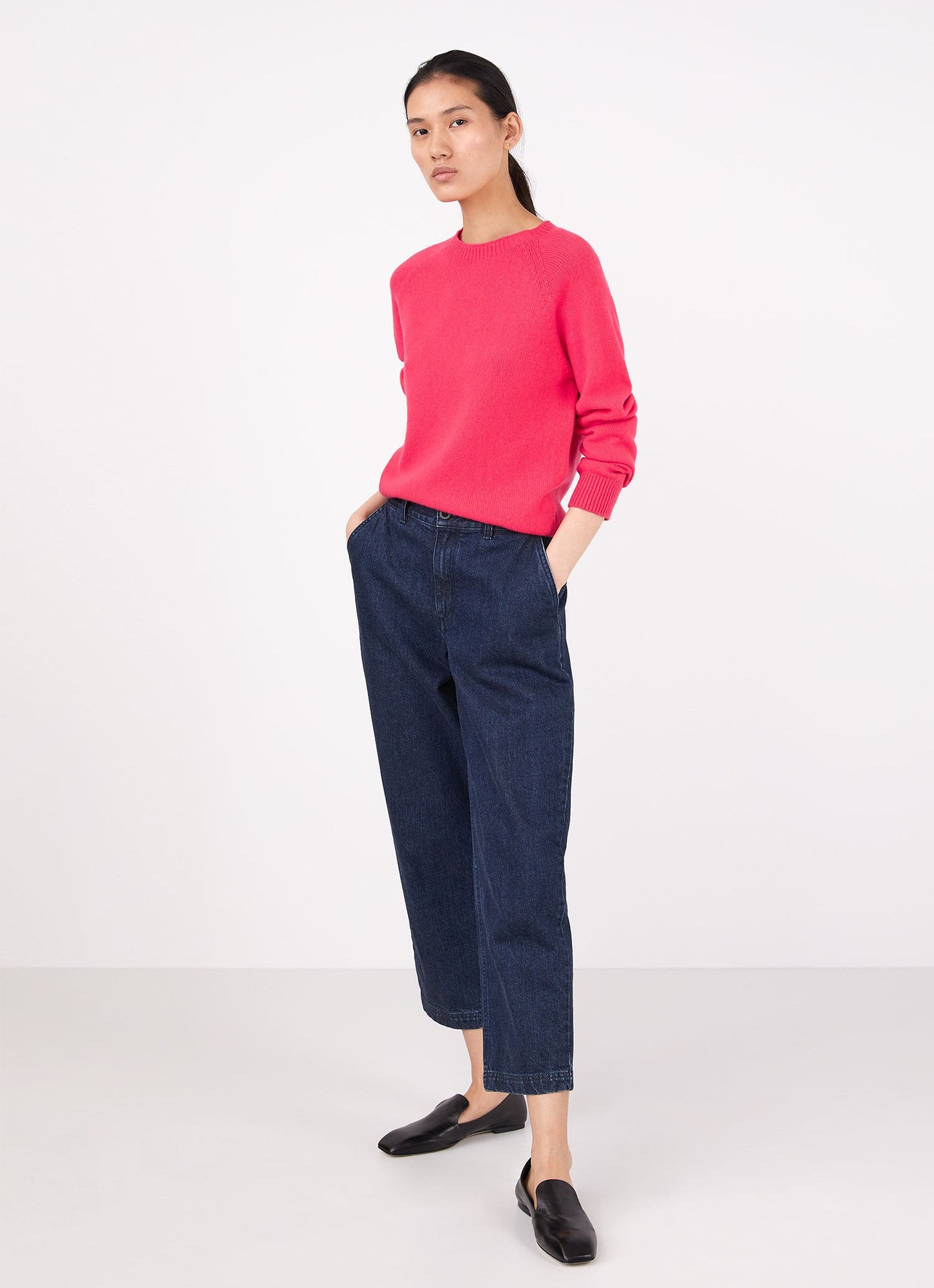 Womens Lambswool Crew Neck Jumper In Bright Pink